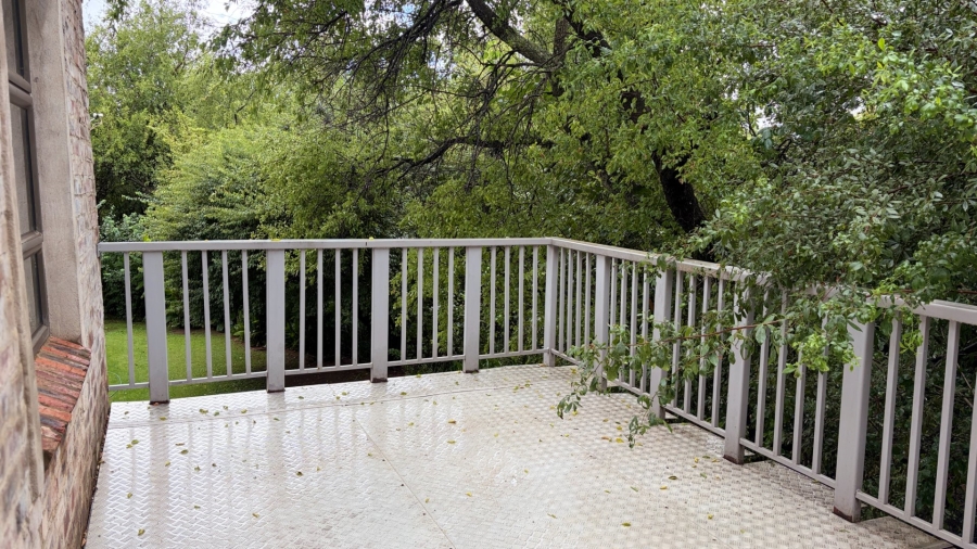 4 Bedroom Property for Sale in Viljoenskroon Rural Free State